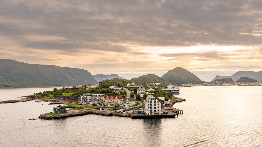 Alesund (Best Places to Visit in Norway)